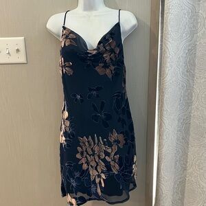 Chic Floral Mini Dress in Blue and tan